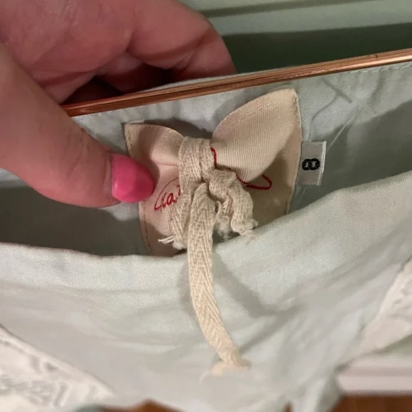 LF lace trim mini skirt - Picture 2 of 4